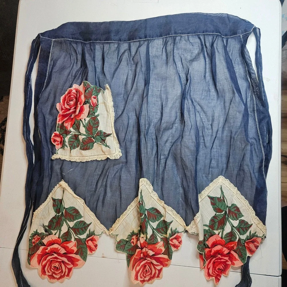 Vintage Navy Blue Sheer Half Apron Red Rose Floral Applique Lace Trim Pocket 50s